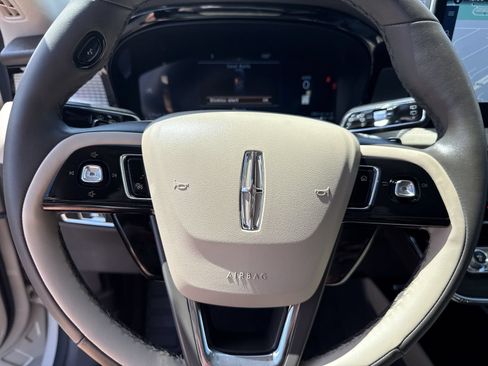 Used 2023 Lincoln Corsair FWD w/ Equipment Group 101A image 33