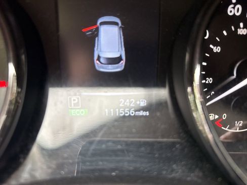 Used 2017 Nissan Rogue SV image 8