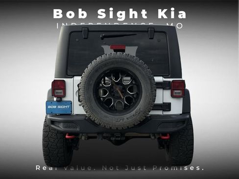 Used 2013 Jeep Wrangler Unlimited Rubicon AWD/4WD image 10