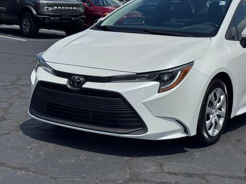 Used 2023 Toyota Corolla LE FWD image 32