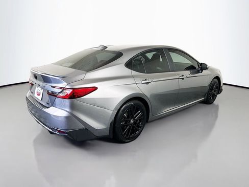 Used 2025 Toyota Camry SE w/ Convenience Package FWD image 5