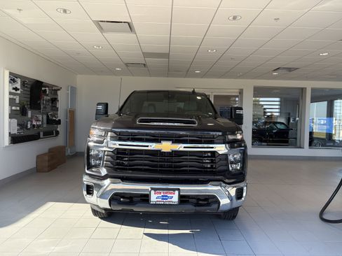 Used 2024 Chevrolet Silverado 2500 LT image 5
