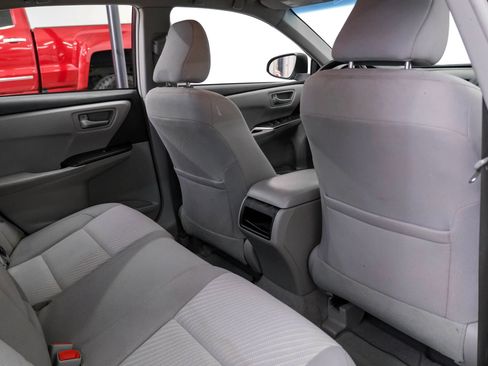 Used 2017 Toyota Camry LE FWD image 36