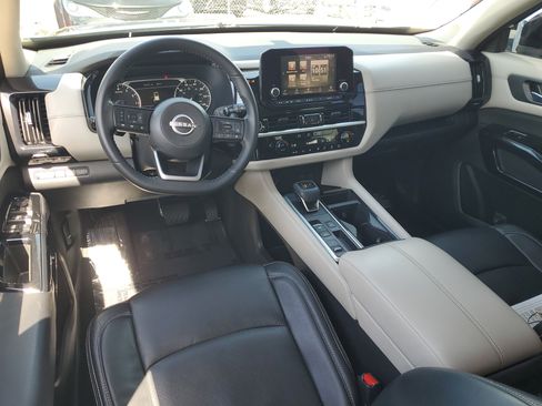Certified 2022 Nissan Pathfinder SV FWD image 16