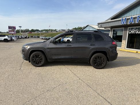 Used 2023 Jeep Cherokee Altitude Lux AWD/4WD image 2