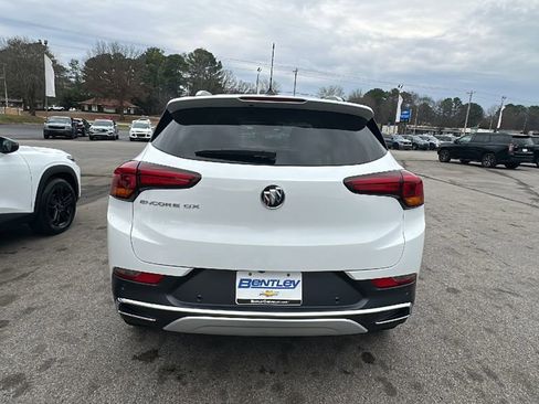 Used 2022 Buick Encore GX Essence w/ Advanced Technology Package image 4