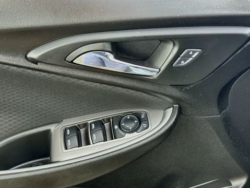 Used 2025 Chevrolet Malibu LT FWD image 19