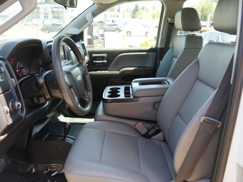 Used 2018 Chevrolet Silverado 3500 W/T AWD/4WD image 10
