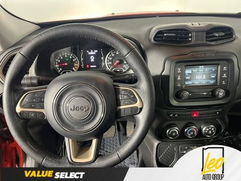 Used 2016 Jeep Renegade Latitude w/ Cold Weather Group FWD image 13