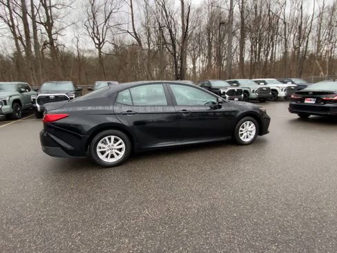 Used 2025 Toyota Camry LE image 10