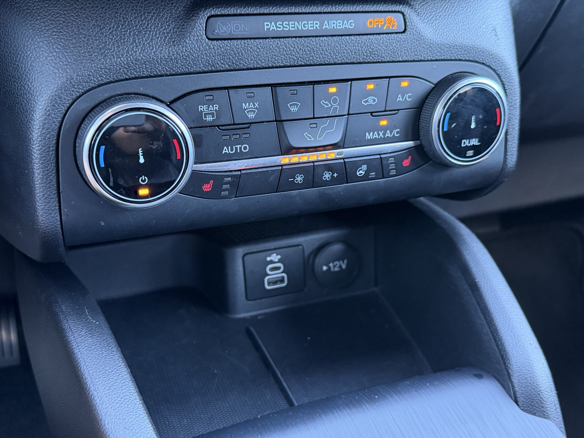 Used 2025 Ford Escape ST-Line Select AWD/4WD image 15