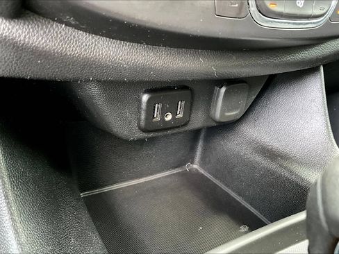 Used 2021 Chevrolet Traverse LS FWD image 14
