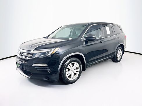 Used 2017 Honda Pilot LX image 3