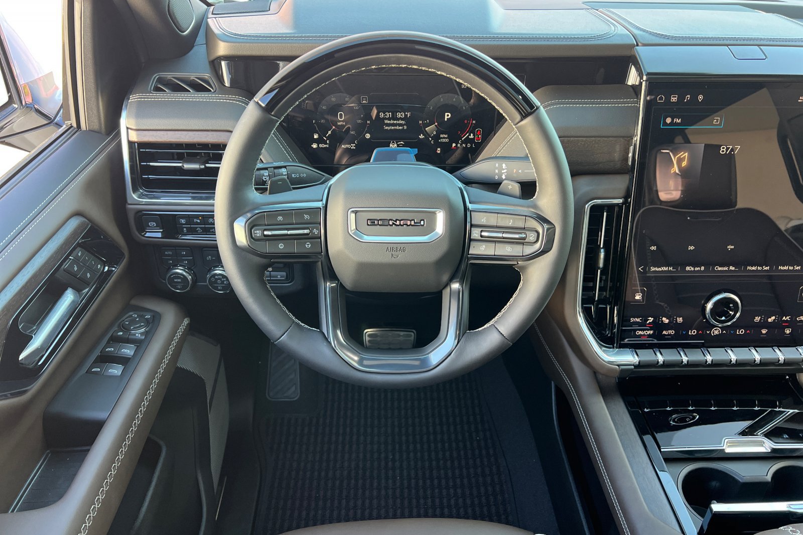 New 2026 GMC Yukon Denali Ultimate w/ LPO, Illumination Package AWD/4WD image 14