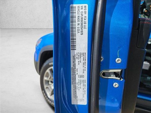 Used 2022 Jeep Cherokee Trailhawk image 24