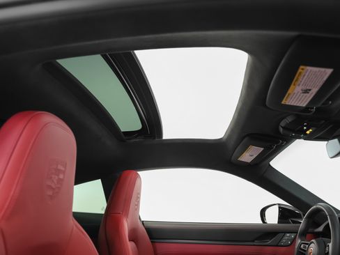 Used 2024 Porsche 911 Carrera GTS image 38