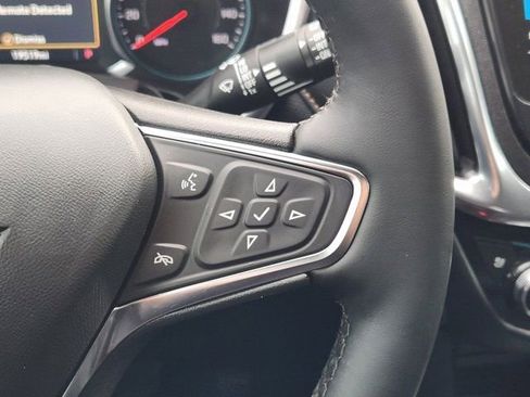 Used 2024 Chevrolet Equinox Premier image 30