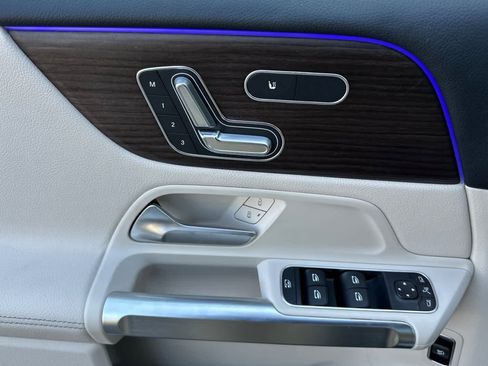 New 2025 Mercedes-Benz GLB 250 4MATIC image 10