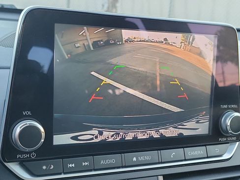 Used 2023 Nissan Altima 2.5 SV image 9