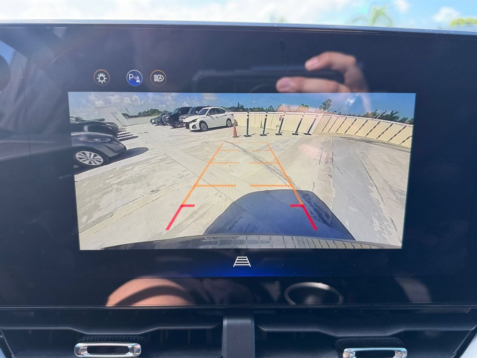Used 2025 Chevrolet Equinox LT FWD image 19