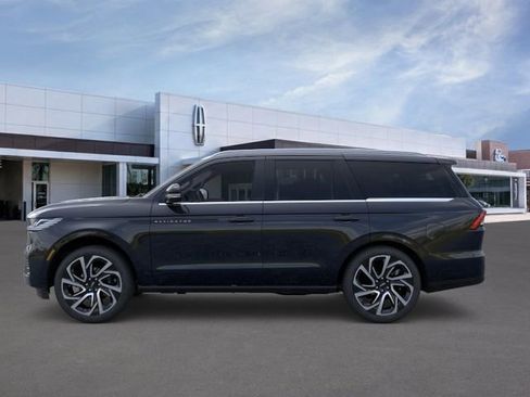 New 2026 Lincoln Navigator Black Label AWD/4WD image 4