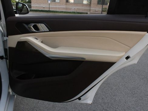 Used 2019 BMW X7 xDrive40i AWD/4WD image 25