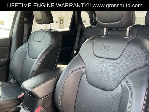 Used 2020 Jeep Cherokee Limited w/ Luxury Group AWD/4WD image 17