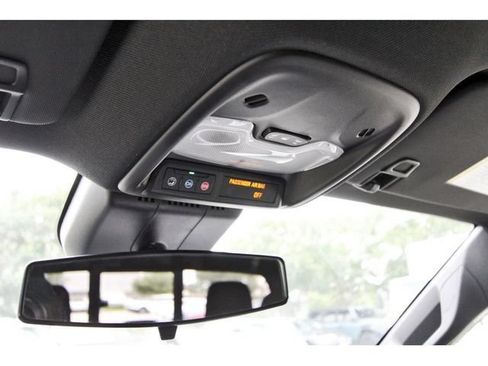 Used 2025 Chevrolet Colorado W/T RWD image 20