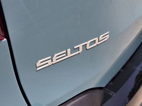 New 2026 Kia Seltos EX FWD image 8