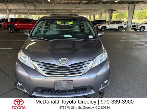 Used 2017 Toyota Sienna XLE w/ XLE Navigation Package AWD/4WD image 2