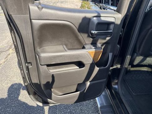 Used 2015 Chevrolet Silverado 1500 LTZ w/ LTZ Plus Package AWD/4WD image 19