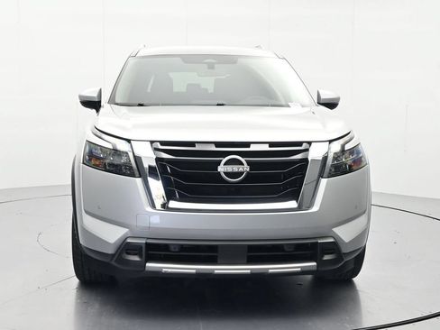 Certified 2025 Nissan Pathfinder SL FWD image 2