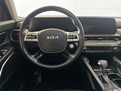 Used 2023 Kia Telluride S w/ S Sunroof Package FWD image 31