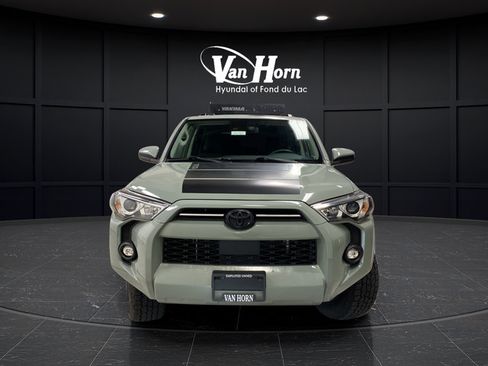 Used 2022 Toyota 4Runner Trail Special Edition AWD/4WD image 2