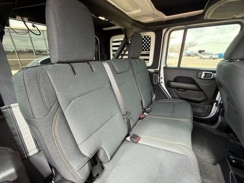 Used 2024 Jeep Wrangler Sahara image 30