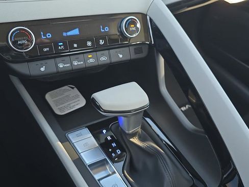 New 2026 Hyundai Elantra Limited FWD image 21
