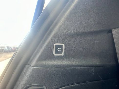 Used 2018 Chrysler Pacifica Limited w/ Advanced Safetytec Group FWD image 20