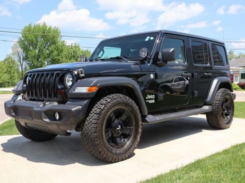 Used 2018 Jeep Wrangler Unlimited Sport S AWD/4WD image 7
