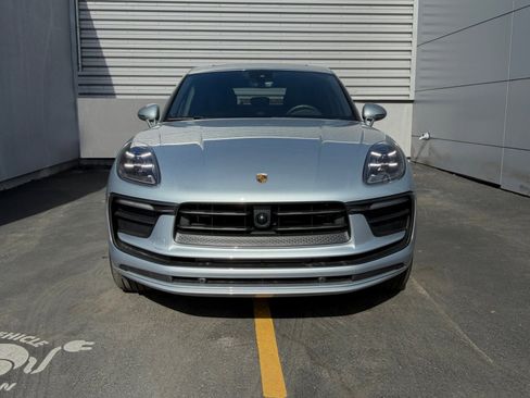Certified 2025 Porsche Macan AWD/4WD image 6