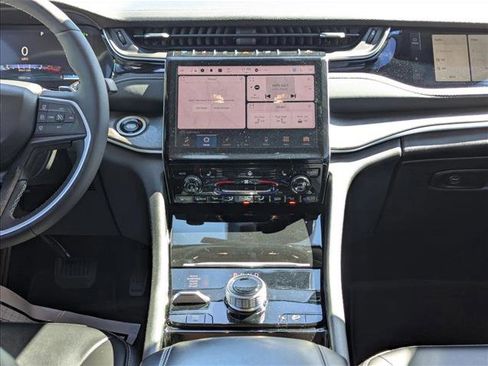 Used 2023 Jeep Grand Cherokee 4WD 4xe image 15