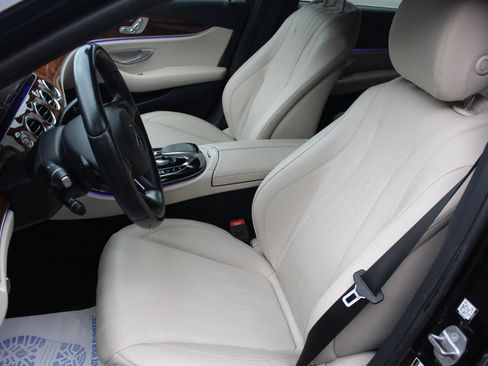 Used 2018 Mercedes-Benz E 400 4MATIC Sedan image 11