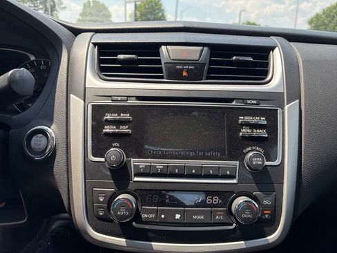 Used 2017 Nissan Altima 2.5 SV FWD image 16