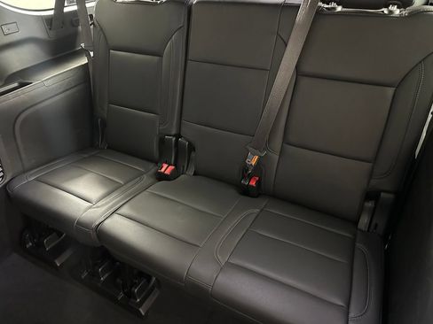 Used 2024 Chevrolet Suburban Z71 AWD/4WD image 31