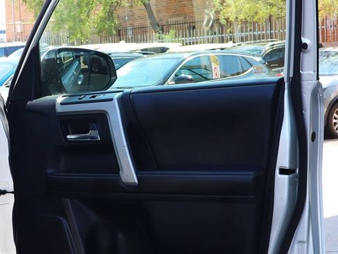 Used 2014 Toyota 4Runner SR5 AWD/4WD image 30