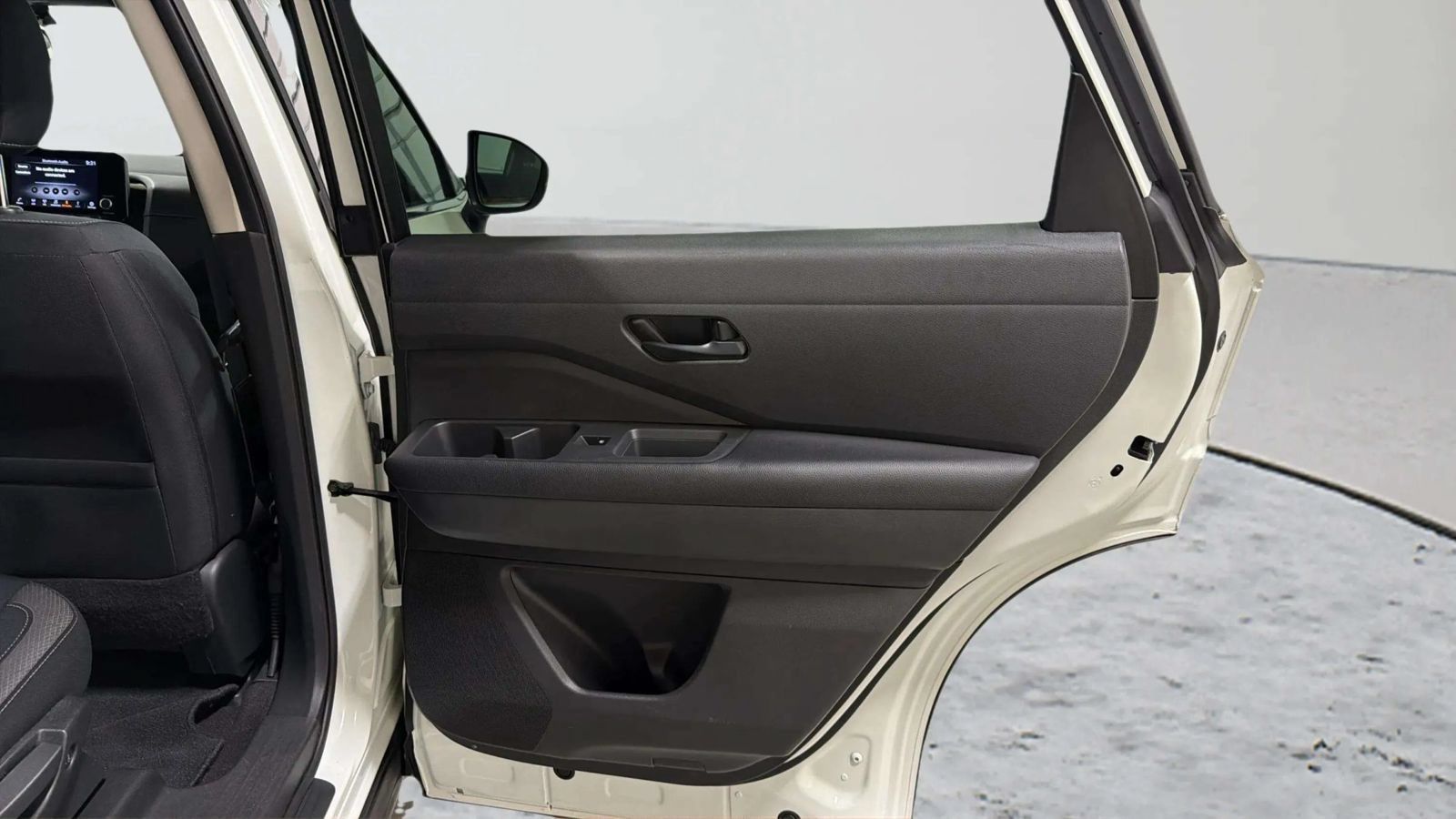 Used 2023 Nissan Pathfinder SV AWD/4WD image 41