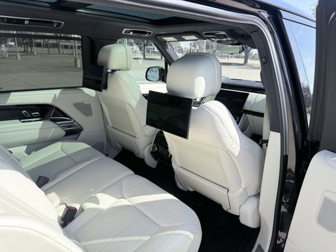 Used 2023 Land Rover Range Rover Long Wheelbase Autobiography image 53