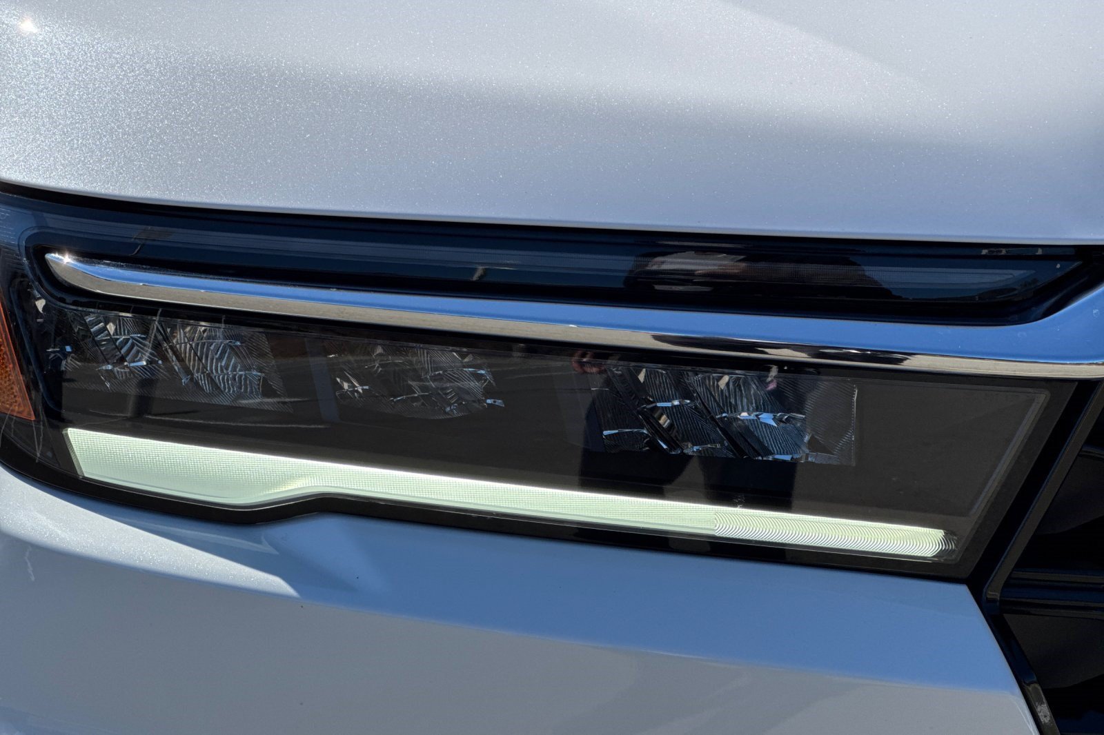 Used 2025 Honda Pilot Elite image 11