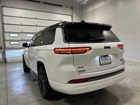 New 2026 Jeep Grand Cherokee L Summit w/ Obsidian Package AWD/4WD image 8