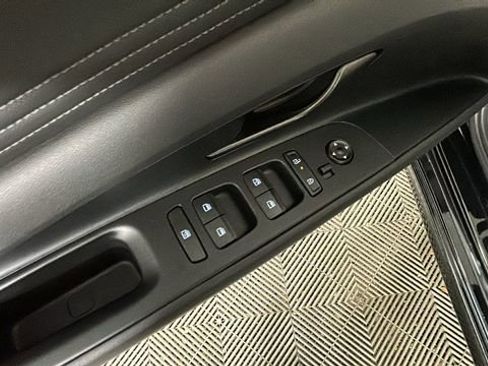 Used 2025 Hyundai Elantra SEL FWD image 11