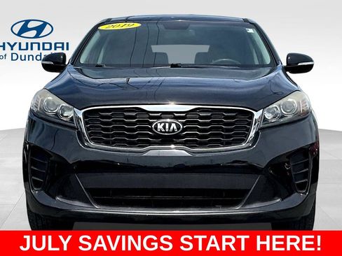 Used 2019 Kia Sorento FWD image 2